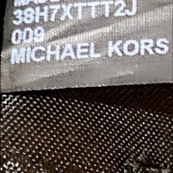 LIKE NEW❗️AUTHENTIC MICHAEL KORS JET SET MONOGRAM TOTE - Picture 14 of 14